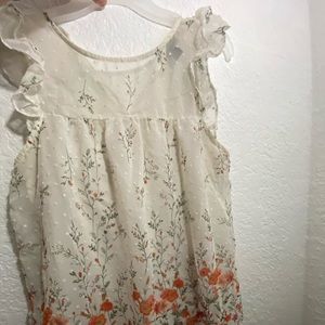 White ruffle shoulders & flowers